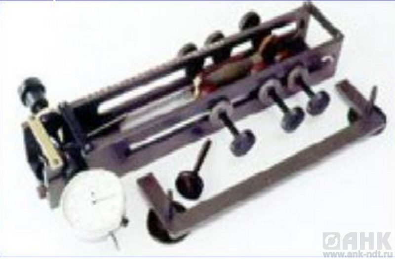 Устройство для проверки клинка холодного оружия на прочность и упругость